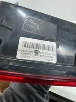 Audi A4 S4 B9 Lampy tylnej klapy bagażnika 8W5945094