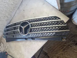 Mercedes-Benz Vito Viano W639 Grille calandre supérieure de pare-chocs avant A6398800185