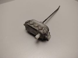 Audi A4 S4 B5 8D Keskuslukituksen alipainepumppu 8D0862153