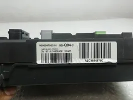 Citroen DS4 Ramka / Moduł bezpieczników 980668798001