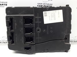 Renault Megane II Module de fusibles 8200606825