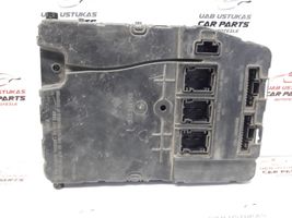 Renault Megane II Module de fusibles 8200306435