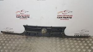 Volkswagen Golf III Griglia superiore del radiatore paraurti anteriore 1H6853653