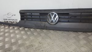 Volkswagen Golf III Griglia superiore del radiatore paraurti anteriore 1H6853653