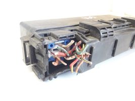 Nissan Primera Module de fusibles 98N20