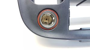 Seat Alhambra (Mk1) Verkleidung Radio / Navigation 7M0858089