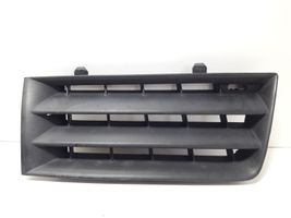 Renault Megane II Maskownica / Grill / Atrapa górna chłodnicy 8200114157