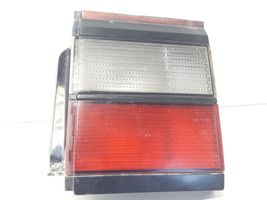 Volkswagen PASSAT B3 Luci posteriori del portellone del bagagliaio 357945108