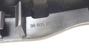 Peugeot 308 Manecilla interna puerta delantera 9660525380