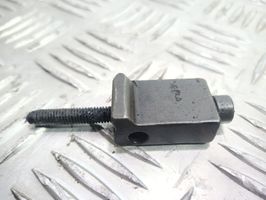 Volkswagen PASSAT B5.5 Fuel Injector clamp holder 