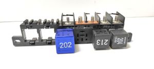 Volkswagen PASSAT B5 Fuse module 8L0941822A