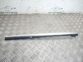 Audi A4 S4 B7 8E 8H Rivestimento modanatura parafango posteriore 8H0839477