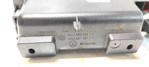 Volkswagen PASSAT B6 Peleninė panelėje 3C0863284A