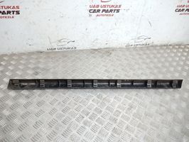 Mazda CX-7 Moulure de porte avant EG2151RB1