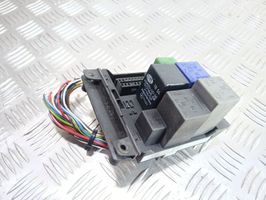 Opel Omega B1 Fuse module 