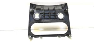 Nissan Qashqai Console centrale, commande chauffage/clim A00270A77000