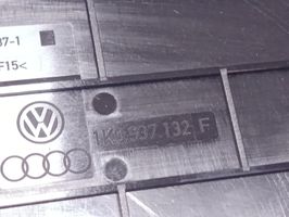 Volkswagen Golf V Pokrywa skrzynki bezpieczników 1K0937132F
