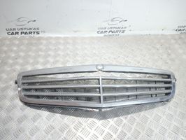 Mercedes-Benz C W204 Maskownica / Grill / Atrapa górna chłodnicy A2048801283