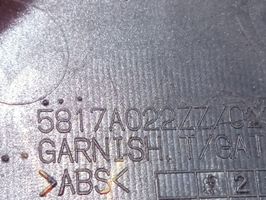 Mitsubishi Outlander Éclairage de plaque d'immatriculation 5817A022