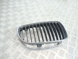 BMW 1 E81 E87 Grille calandre supérieure de pare-chocs avant 7179656