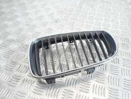 BMW 1 E81 E87 Grille calandre supérieure de pare-chocs avant 7179655