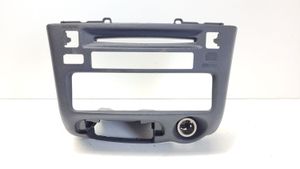 Toyota Yaris Radion/GPS-laitteen pääyksikön kehys 8622052030