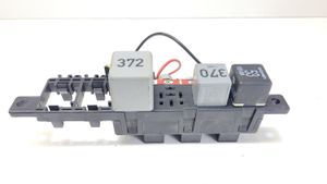 Volkswagen PASSAT B5.5 Fuse module 