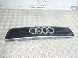 Audi 80 90 S2 B4 Etupuskurin ylempi jäähdytinsäleikkö 8G0853651C