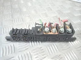 Volkswagen PASSAT B5.5 Fuse module 8L0941822A