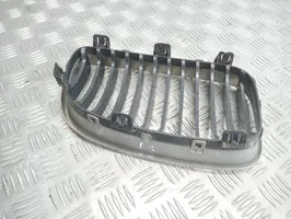 BMW 1 E82 E88 Grille calandre supérieure de pare-chocs avant 7179655