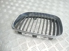 BMW 1 E82 E88 Maskownica / Grill / Atrapa górna chłodnicy 7179655