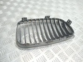 BMW 1 E82 E88 Maskownica / Grill / Atrapa górna chłodnicy 7179655