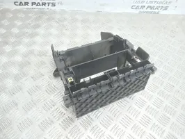 Audi A4 S4 B6 8E 8H Cadre, panneau d'unité radio / GPS 8E0858005B