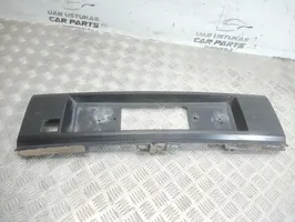 Volkswagen PASSAT B3 Barra de luz de la matrícula/placa de la puerta del maletero 357853489