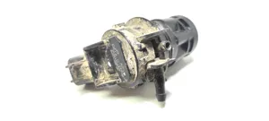 Mazda 3 I Pompe de lave-glace de pare-brise 8603109120