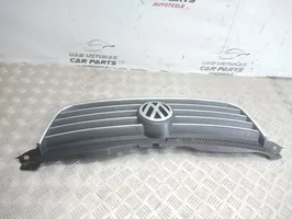 Volkswagen PASSAT B5.5 Grille calandre supérieure de pare-chocs avant 3B0853651L