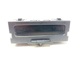 Renault Megane II Monitor / wyświetlacz / ekran 8200107839B