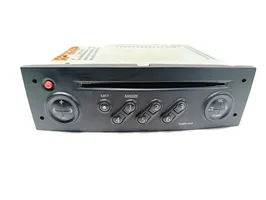 Renault Megane II Panel / Radioodtwarzacz CD/DVD/GPS 8200256141