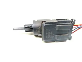 Volkswagen PASSAT B5.5 Interruptor sensor del pedal de freno 3B0945511A