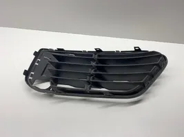 BMW X1 F48 F49 Kratka dolna zderzaka przedniego 51117354777