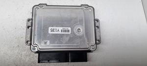 KIA Soul Calculateur moteur ECU 0281030239