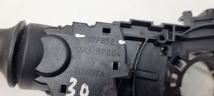 Toyota C-HR Commodo de clignotant 17F852
