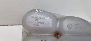 Volkswagen Touareg II Coolant expansion tank/reservoir 7P0121407B