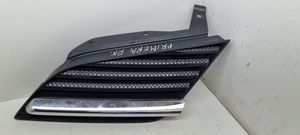 Nissan Primera Grille calandre supérieure de pare-chocs avant 62330AU300