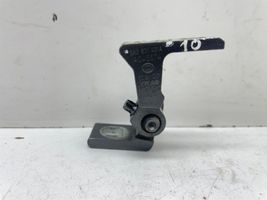 Volkswagen Tiguan Cerniera inferiore della portiera anteriore 5N0831401A