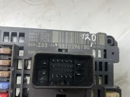 Peugeot 3008 II Module de fusibles 9810296180