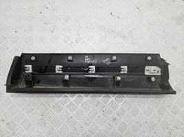 Mitsubishi Eclipse Cross Takaoven lista (muoto) 5757A538