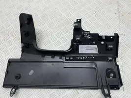 Volkswagen Touareg II Dashboard lower bottom trim panel 7P1858368