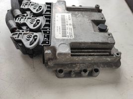 Opel Vivaro Sterownik / Moduł ECU 8200935115