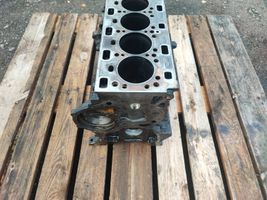 Opel Vivaro Engine block 8200513042